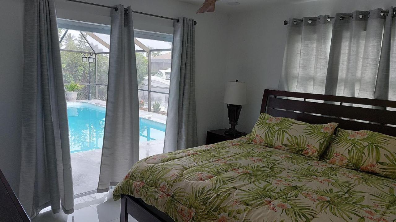 Cape Coral Mini Palace Exterior photo